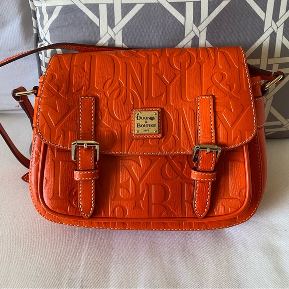 Dooney Bourke Orange Retro Embossed Safari Crossbody Messenger Bag HTF Pristine - Picture 9 of 11